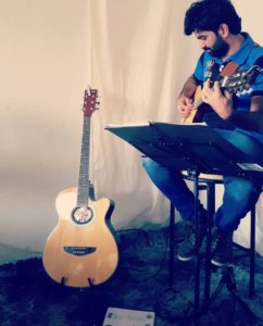 Músico abre aulas de violão em Serra Talhada