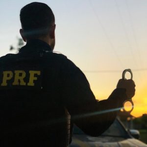 PRF cumpre mandados de prisão em ST e Cabrobó