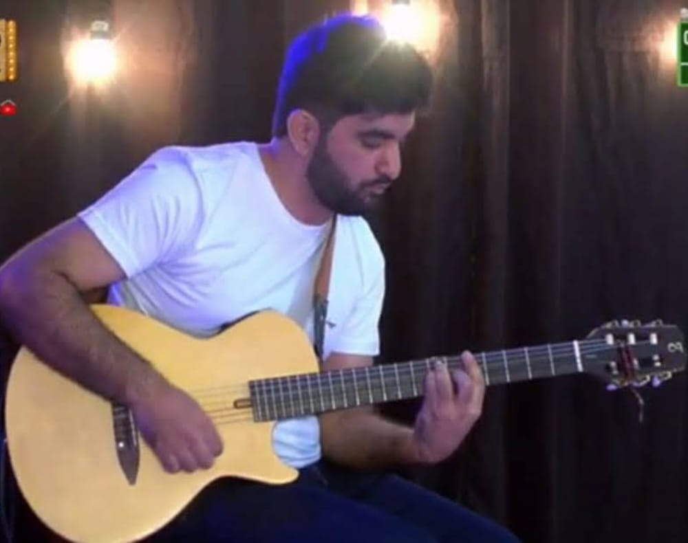 Músico abre aulas de violão em Serra Talhada
