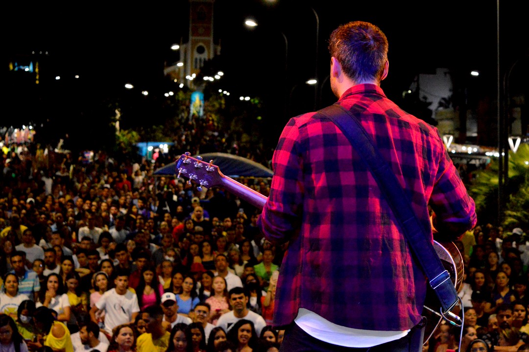 Romaria da Juventude lota a praça em ST