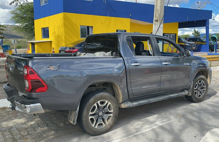 Motorista é detido com carro roubado adquirido em ST