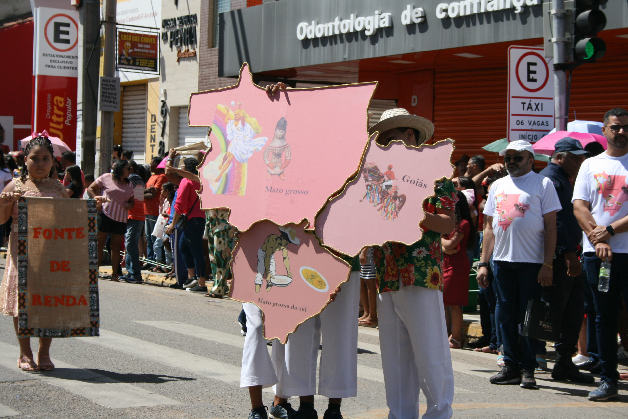 Desfile cívico atraiu grande público à Enock Ignácio