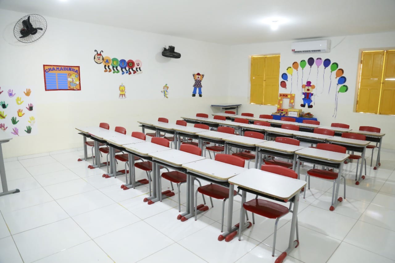Prefeitura de ST entrega reforma da escola de Caiçarinha da Penha