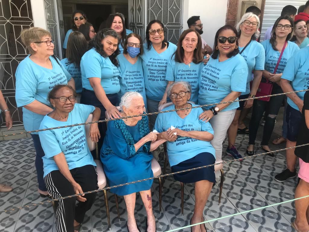 Amigos homenageiam a mais antiga moradoras da Rua 15 em ST