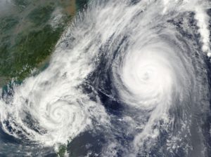 Tufão atinge o Japão: 4 milhões de pessoas devem procurar abrigos