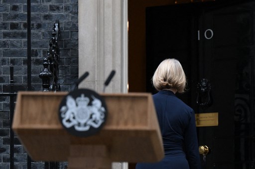 Primeira-ministra britânica Liz Truss anuncia renúncia