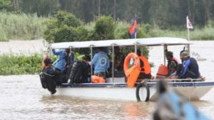 Balsa afunda em rio e pelo menos 14 crianças morrem afogadas após aula