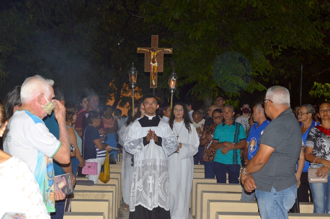Fiéis se reúnem para encerramento da Festa do Rosário em ST