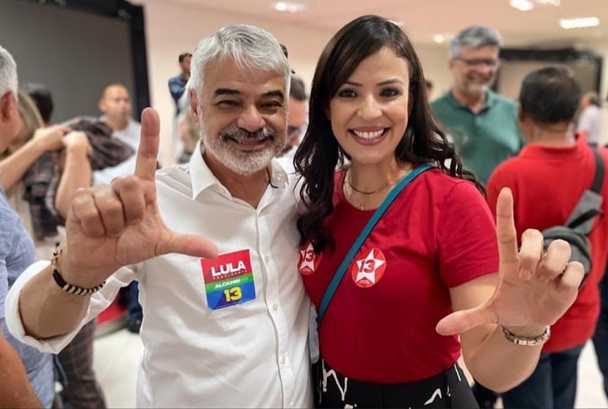 Sem falar em Raquel, Márcia encontra petistas em ato pró-Lula