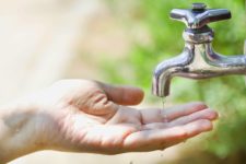 Moradores da Caxixola, em ST, sofrem há 15 dias sem água