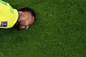 Neymar e Danilo estão fora dos próximos dois jogos da Copa