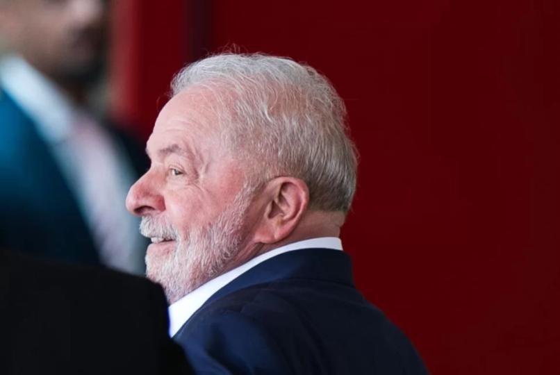 Lula desiste de grupo temático e indica logo ministro da Defesa