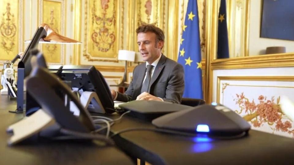 Pedaço de dedo humano é enviado para Emmanuel Macron em Paris