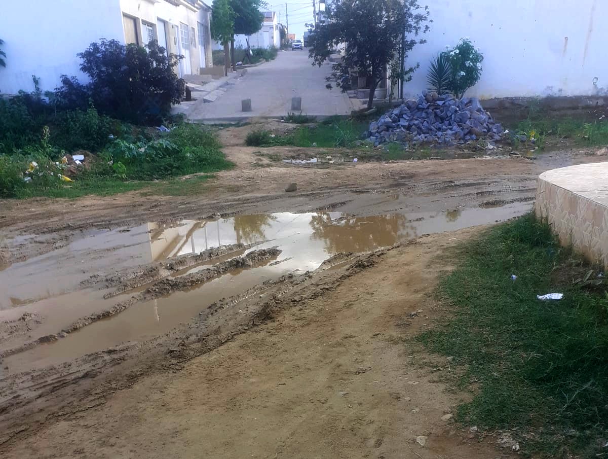 Falta de calçamento e lamaçal atormentam bairro do Ipsep em ST