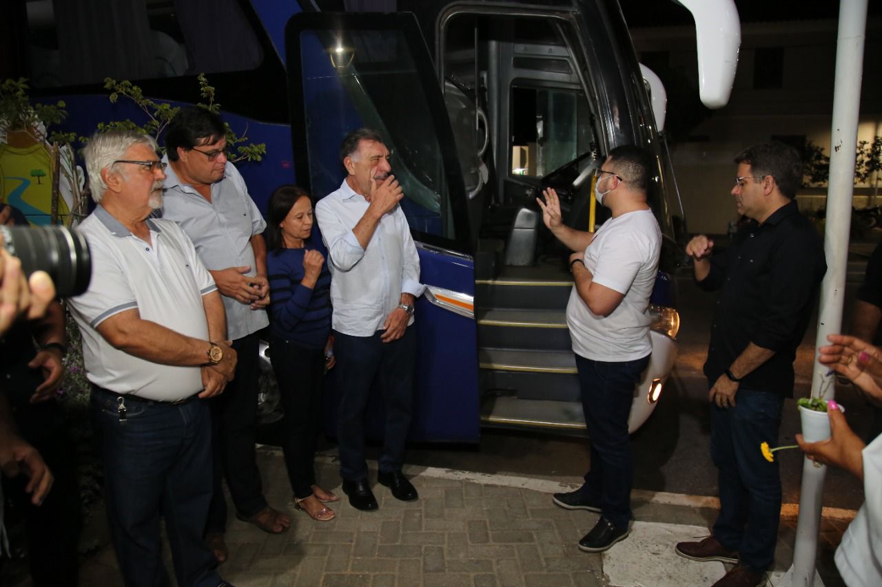 Sandrinho entregou mais um ônibus do TFD