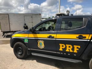 PRF apreende carga avaliada em R$ 52 mil na 232