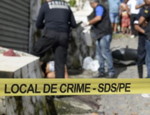 Bandidos de moto executam homem no Pajeú