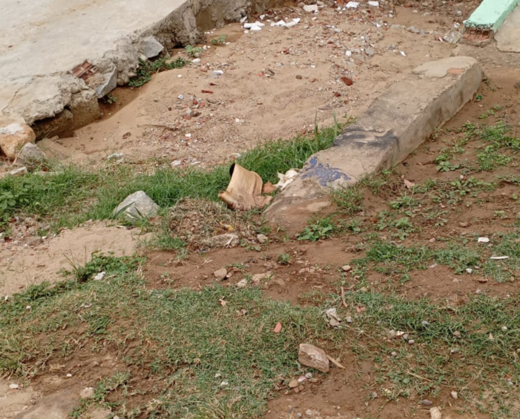 Moradores se aborrecem por falta de calçamento em Serra Talhada