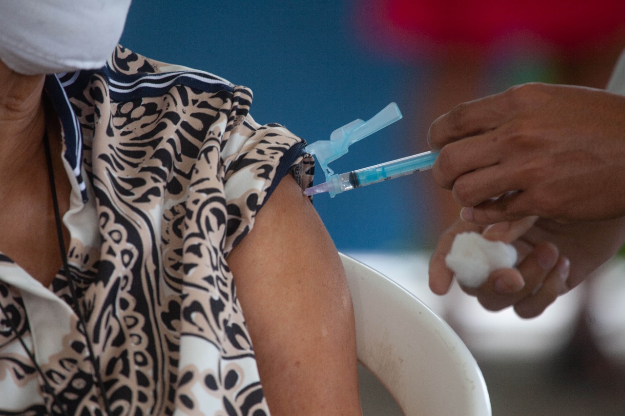 PE libera vacina de Covid-19 para todas as crianças