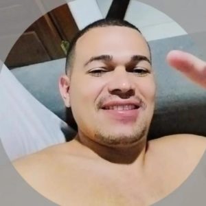 Homem de 34 anos é morto a tiros após assalto