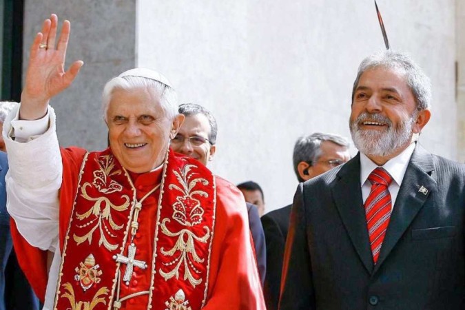 Lula lamenta morte do Papa Emérito Bento XVI: "Compromisso com a fé"