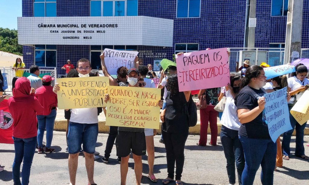 Protesto nas ruas de ST contra os cortes