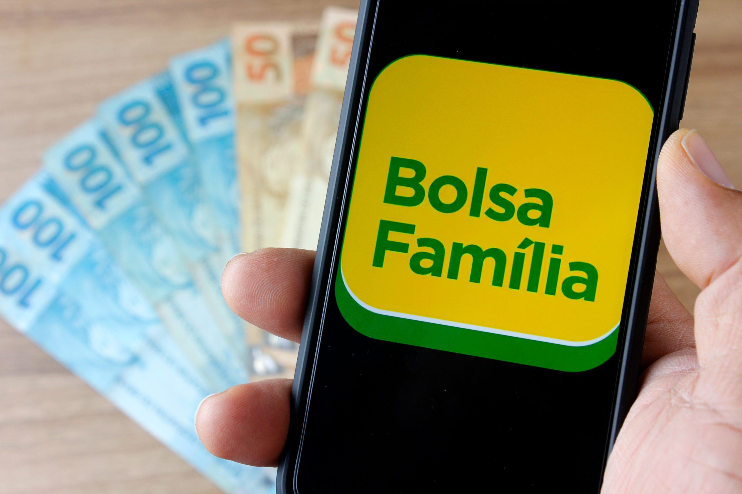 Saiba se quem não está inscrito no Bolsa Família pode ganhar o adicional de R$ 150