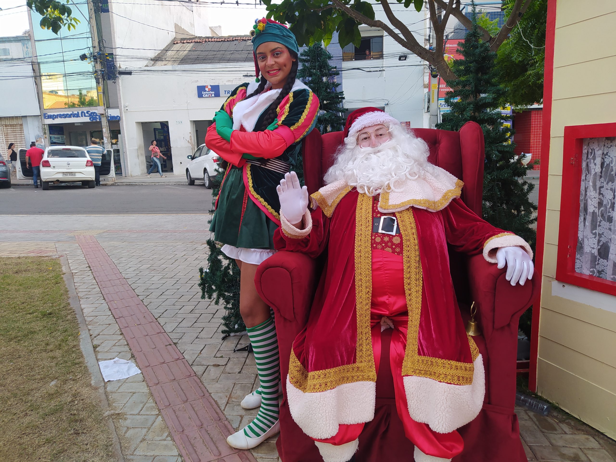 Crianças fazem pedidos a Papai Noel em ST