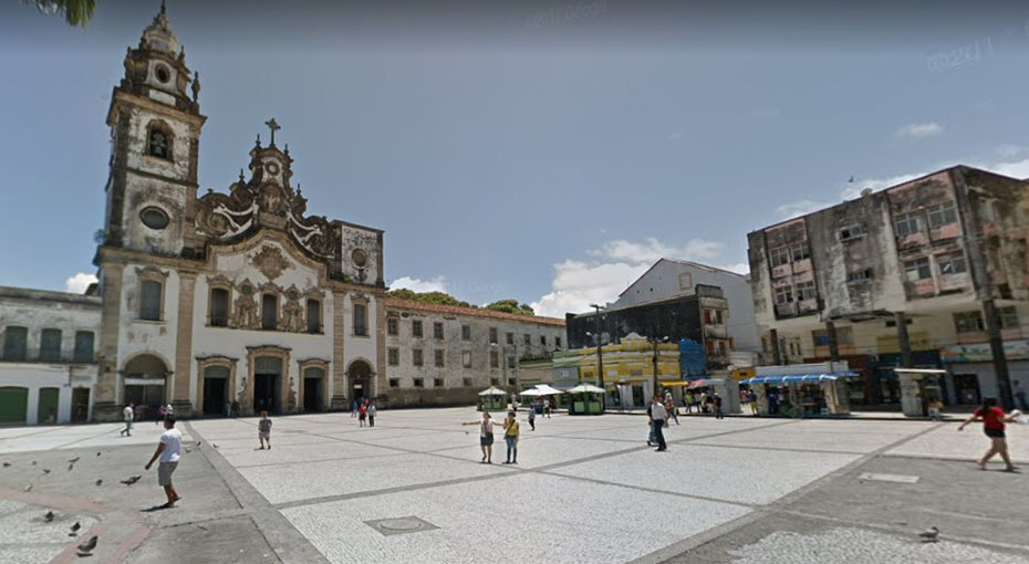 Casal de idosos da Alemanha é assaltado no Recife e um é hospitalizado