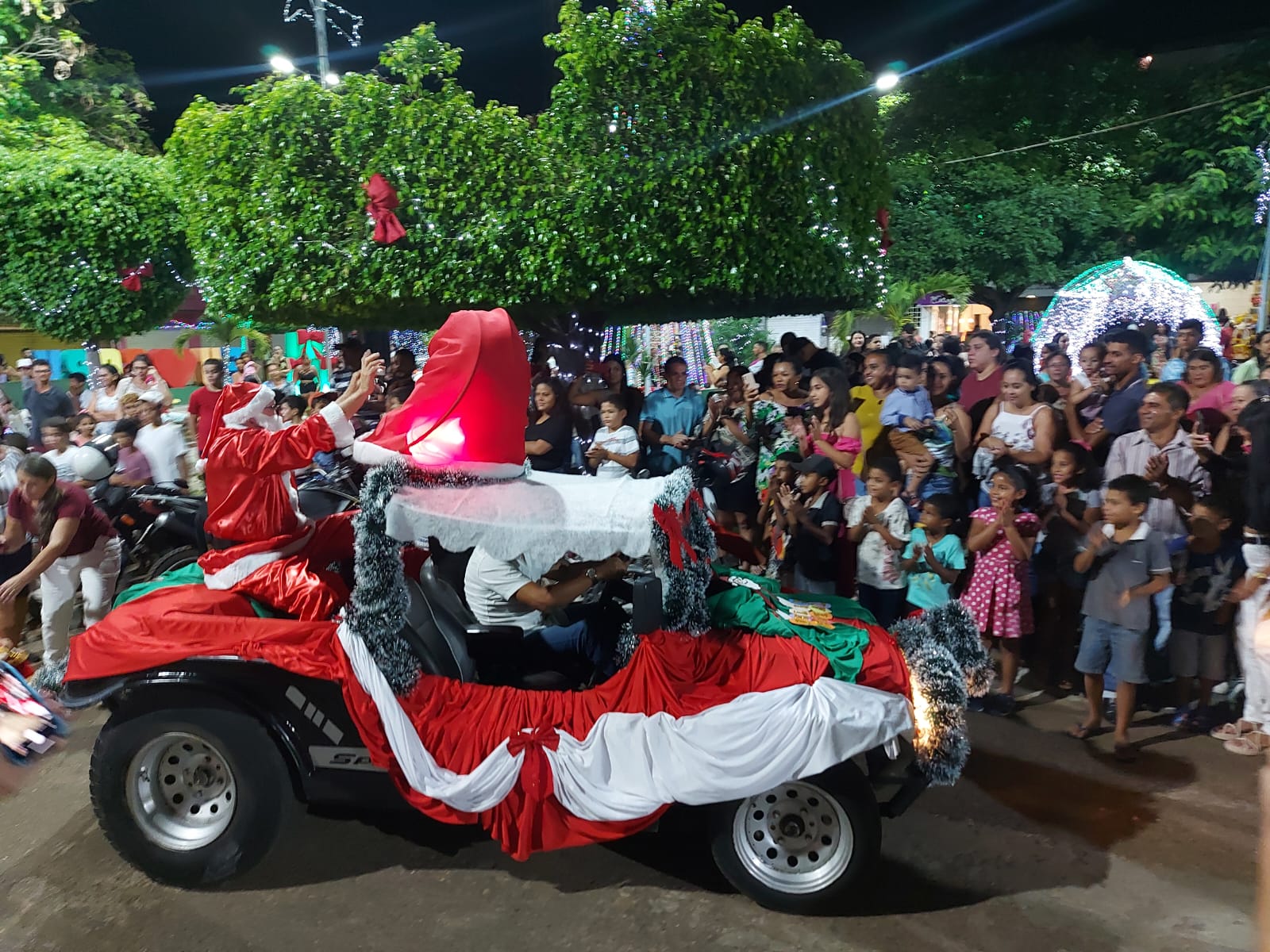 Stª Cruz da B. Verde ganha Natal com decoração