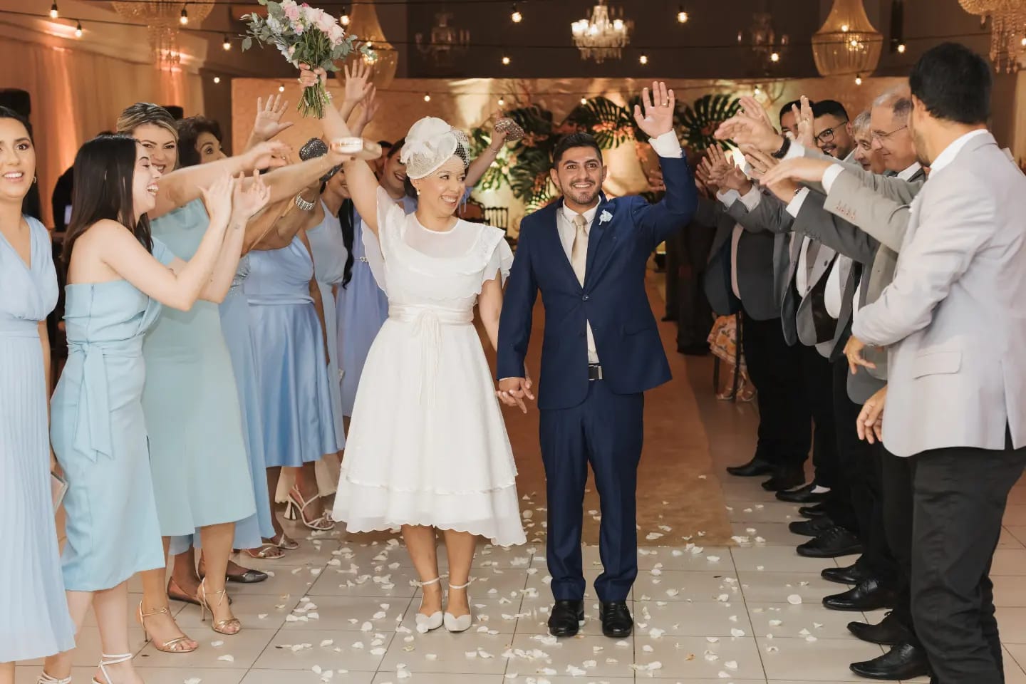 Vestido de noiva une gerações há 35 anos em ST e emociona