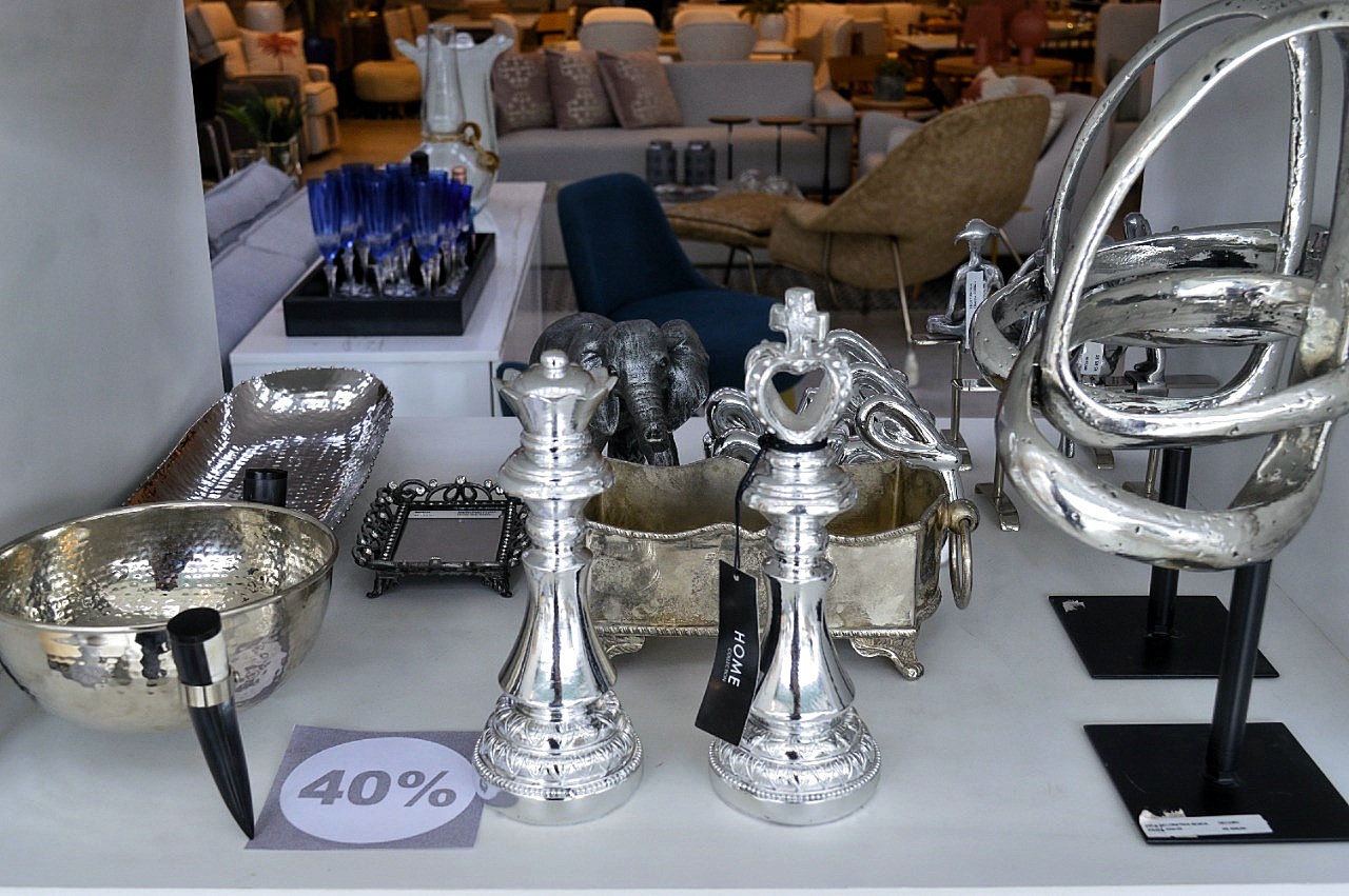 Cristal Móveis e Joalheria abre 2023 com descontos de 30% a 70%
