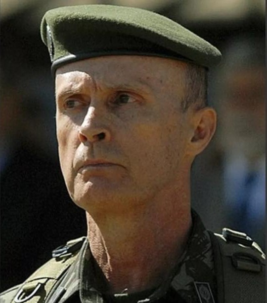 Itamaraty remove general do Exército do comando da embaixada do Brasil