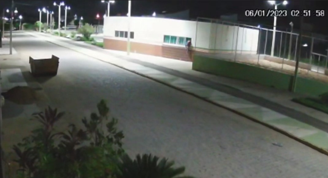 Vídeo flagra arrombamento e invasão no bairro AABB em ST