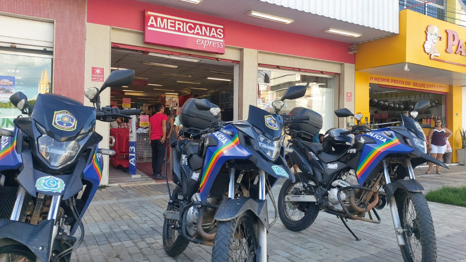 Americanas assaltada na Praça Sérgio Magalhães