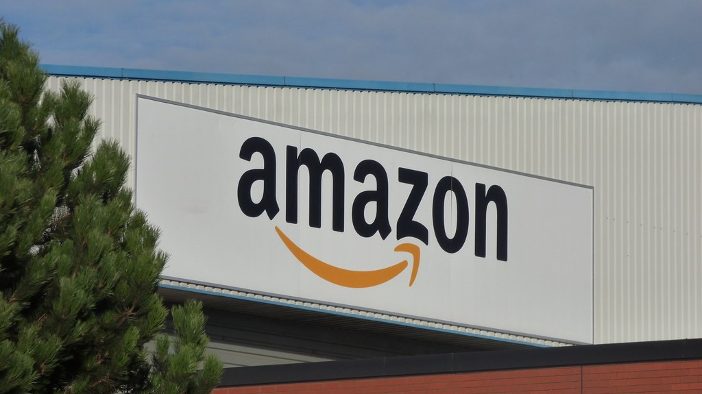 Multinacional Amazon anuncia demissão de 18 mil funcionários