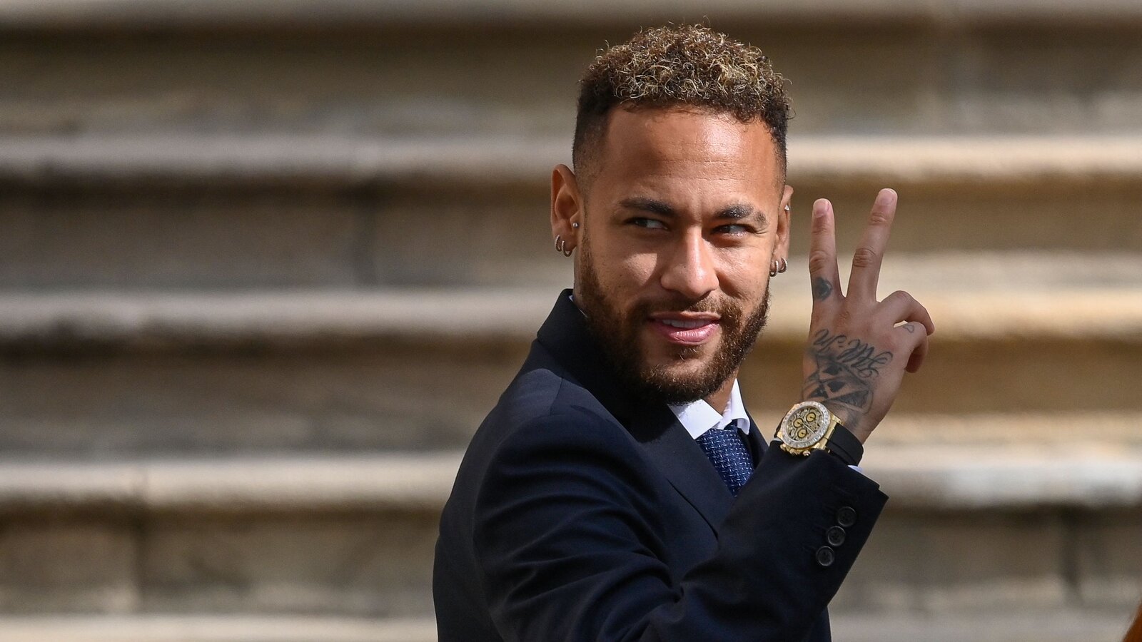Neymar presta depoimento como testemunha de investigação