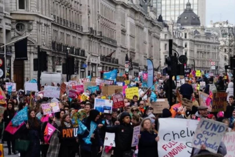 Reino Unido tem maior onda de greves em mais de uma década