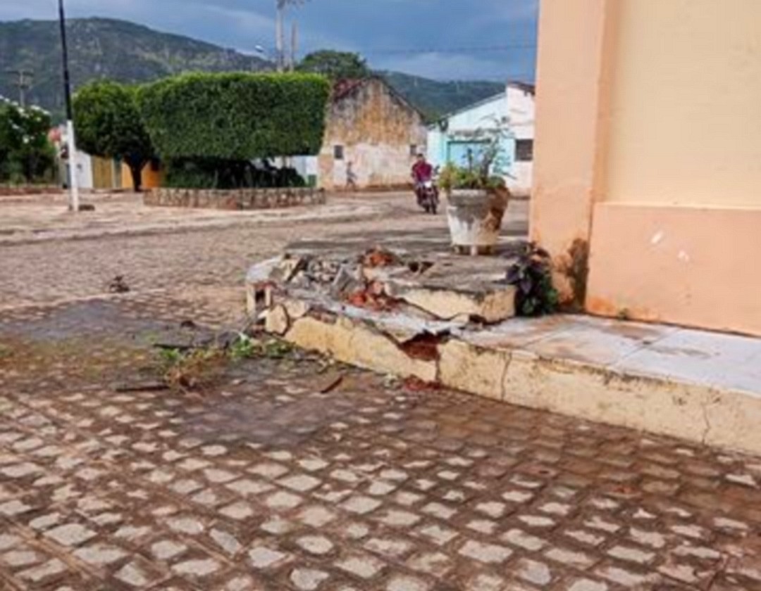 Motorista embriagado destrói igreja em Triunfo