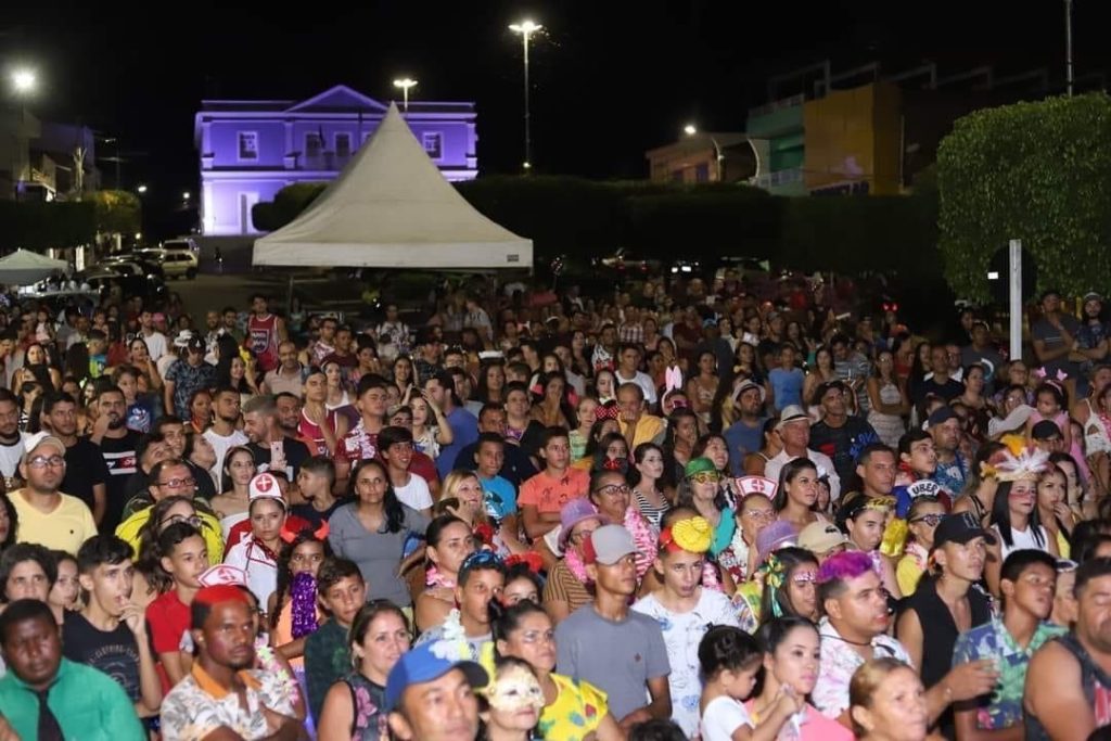 Flores, no Sertão, preserva tradição carnavalesca desde os anos 40