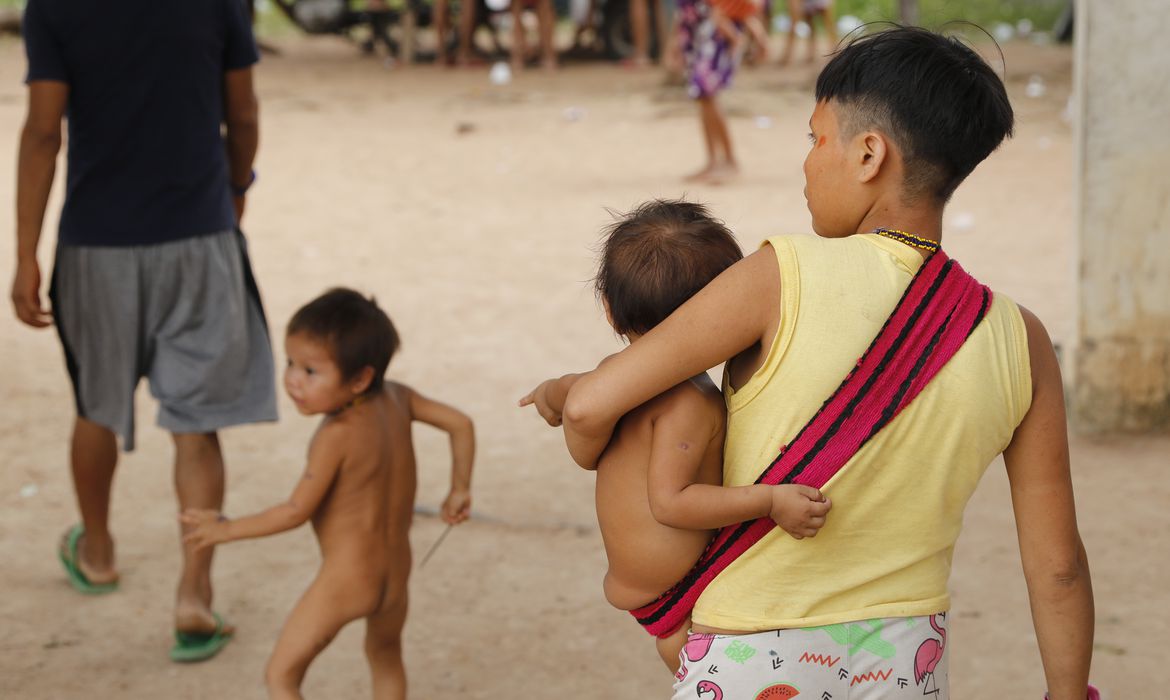 Defesa Civil de Roraima alertou Damares sobre a situação Yanomami