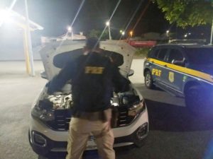 Homem é detido após comprar carro roubado