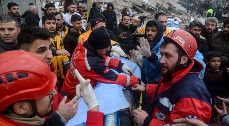Passa de 2.300 os mortos na Turquia e Síria; confira as últimas notícias