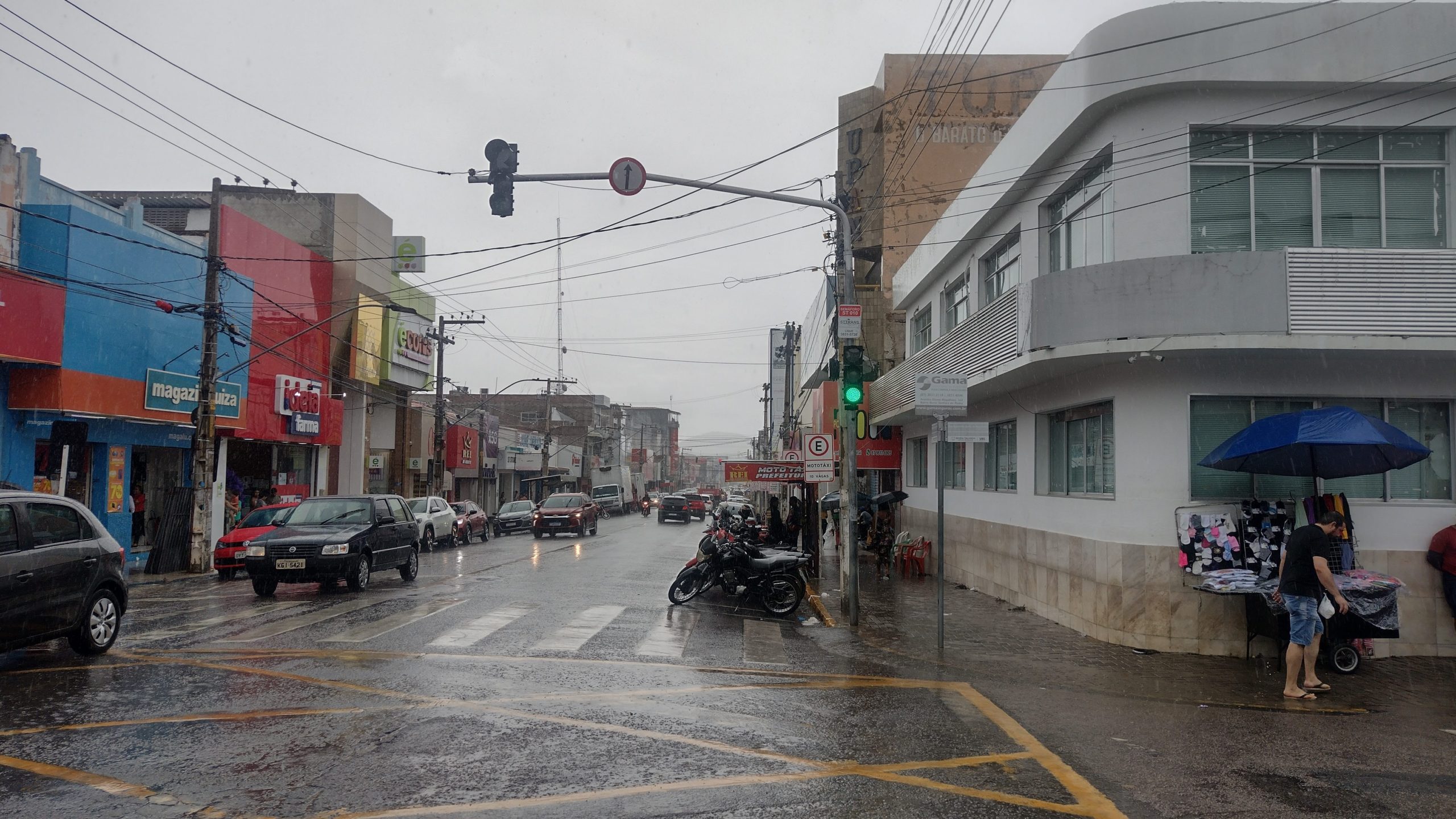 Sábado chuvoso em ST deixa diversos pontos de alagamento