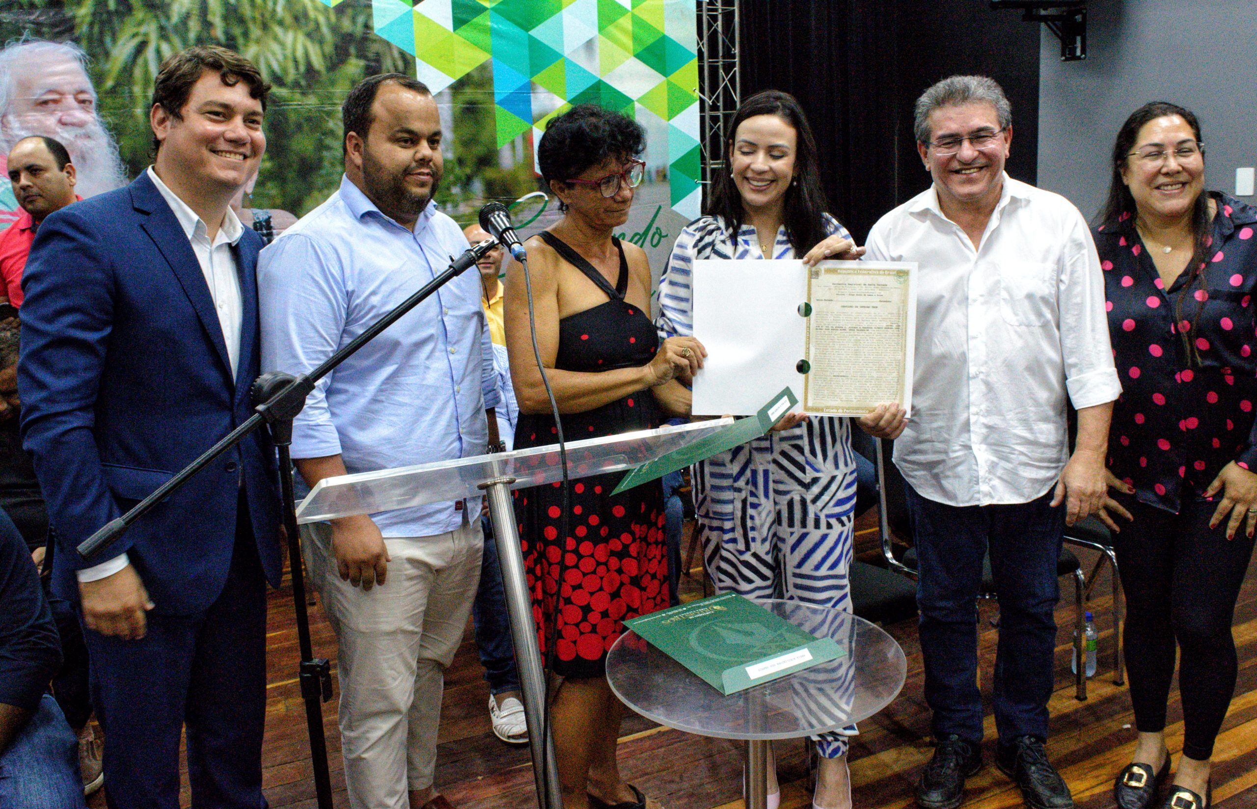 Empresa pioneira em PE realiza a entrega de 113 escrituras em ST