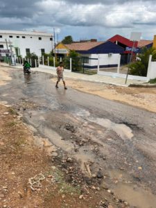 Prefeitura lança serviço que não funciona e esgotos estouram em ST