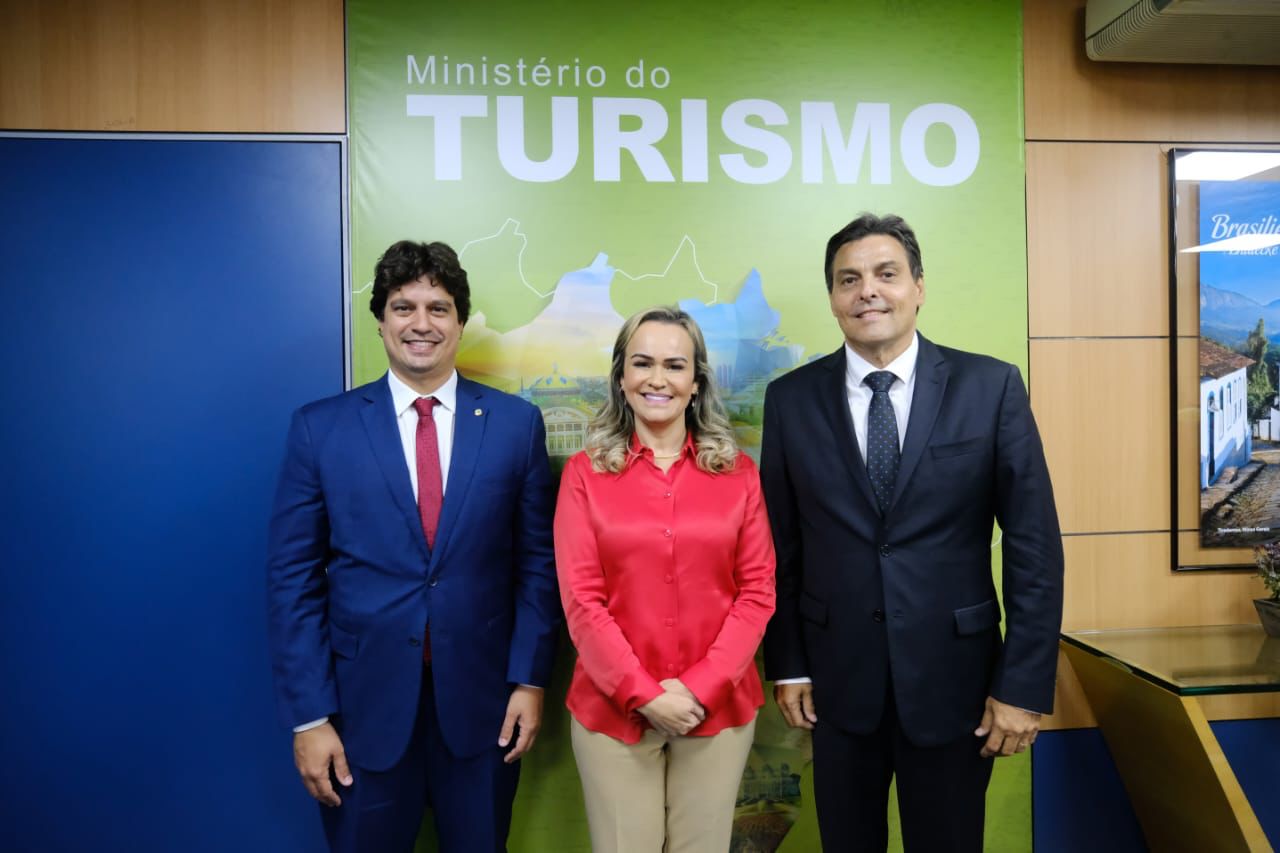 Marconi apresenta projetos à Daniela Carneiro