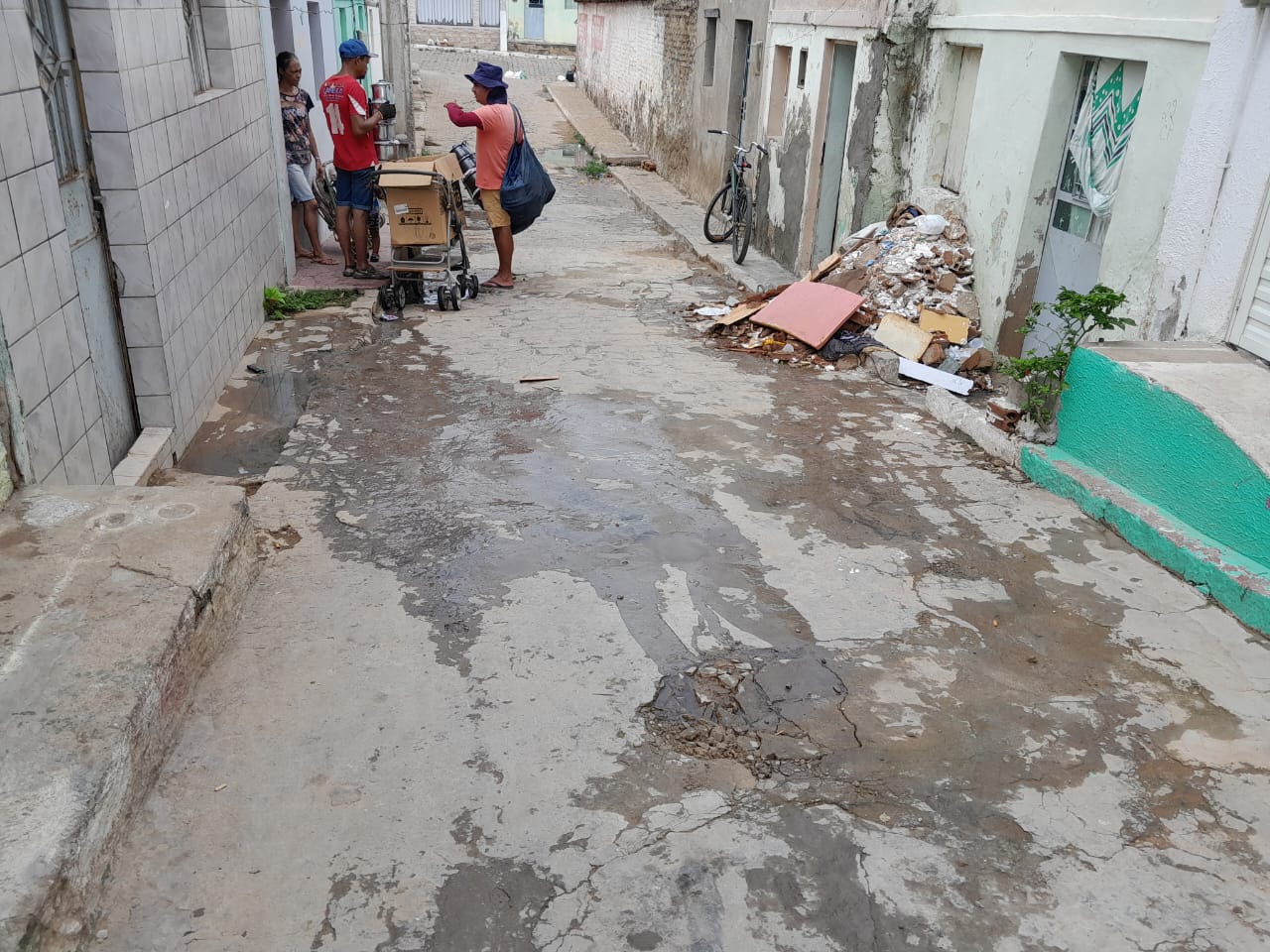 Moradores reclamam de esgoto em bairro em ST
