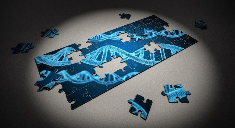 Filho compra kit com teste de DNA, e descobre que mãe traiu o 'pai' com o 'tio'