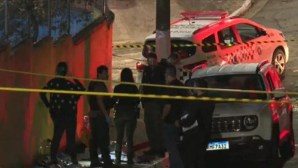 Mãe e filho são mortos dentro de carro em São Paulo